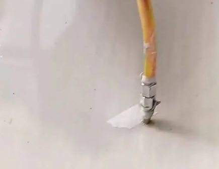 黄龙瓷砖空鼓维修公司专业解答在瓷砖铺贴过程中，如果使用的砂料过粗（如全部使用了粗砂），可能会导致以下问题